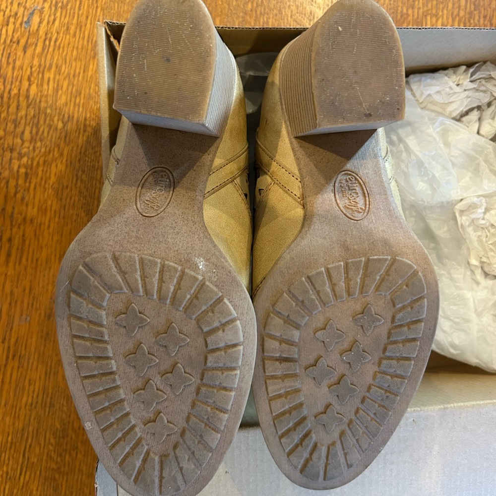 Cute Booties! - Picture 2 of 6